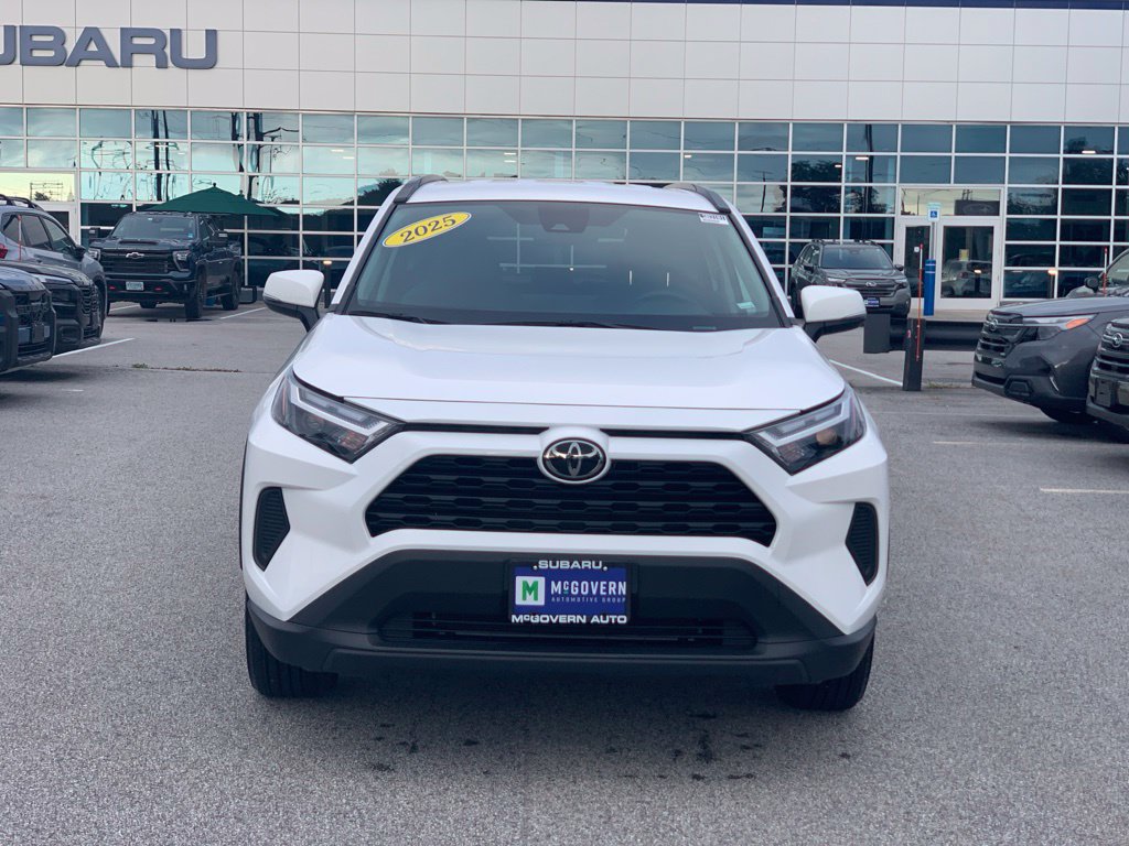 Used 2025 Toyota RAV4 XLE AWD/4WD image 2