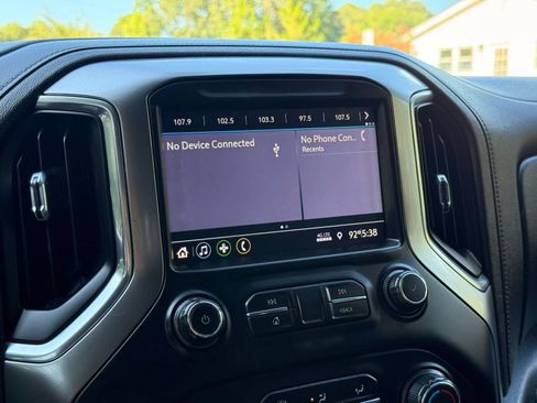 Used 2020 Chevrolet Silverado 1500 LT RWD image 39