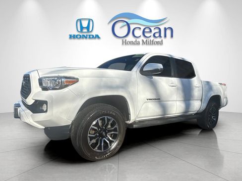 Used 2023 Toyota Tacoma TRD Sport w/ TRD Premium Sport Package AWD/4WD image 7