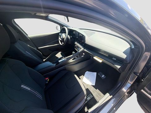 New 2026 Hyundai Elantra Sport FWD image 21