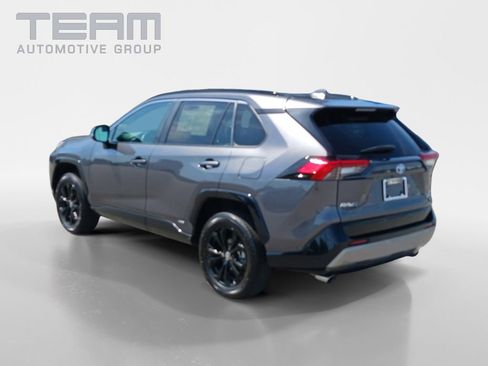 Used 2024 Toyota RAV4 SE AWD/4WD image 5