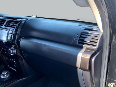 Used 2019 Toyota 4Runner Limited AWD/4WD image 19