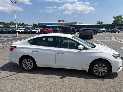 Used 2019 Nissan Sentra SV FWD image 4