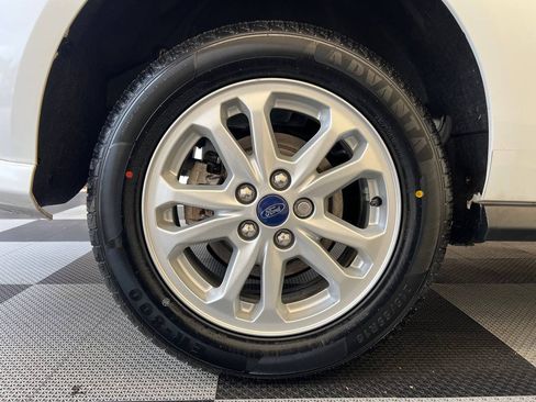 Used 2020 Ford Transit Connect XLT image 28