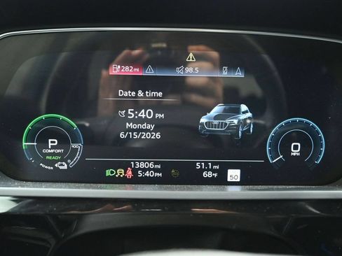 Used 2024 Audi Q8 e-tron Prestige AWD/4WD image 23