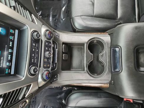 Used 2018 Chevrolet Suburban LT w/ Luxury Package AWD/4WD image 44