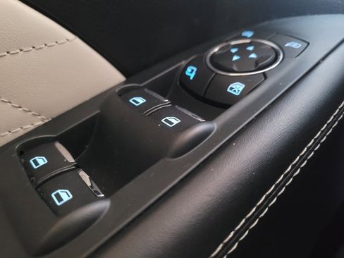 Used 2018 Ford Explorer Platinum image 27