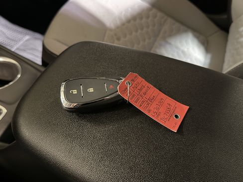 Used 2020 Chevrolet Equinox LS w/ LPO, Floor Liner Package image 17