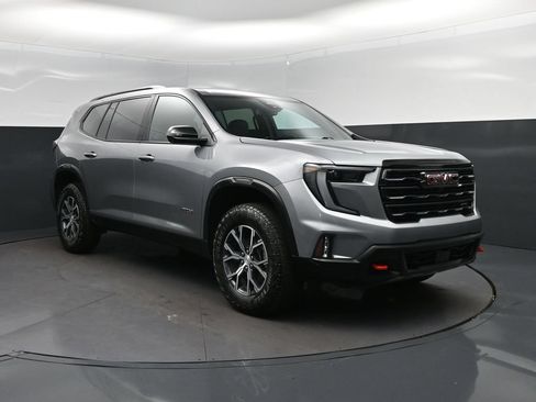 Used 2024 GMC Acadia AT4 w/ Luxury Package AWD/4WD image 9
