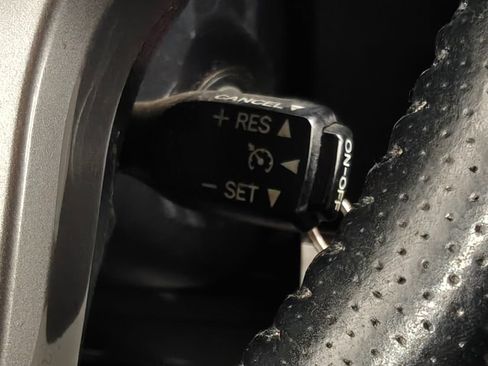 Used 2018 Toyota 4Runner SR5 image 40