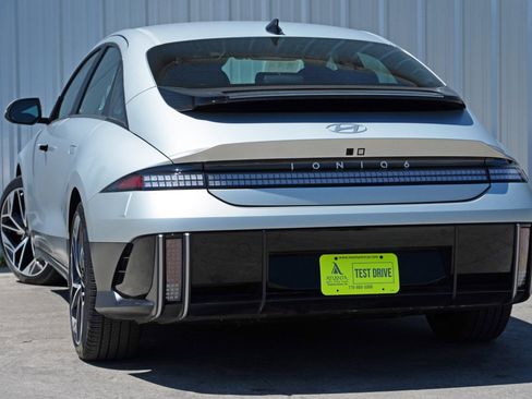 Used 2023 Hyundai Ioniq 6 SEL image 5