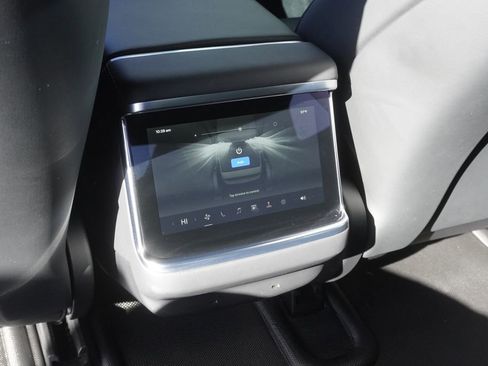 Used 2022 Tesla Model S Base image 31