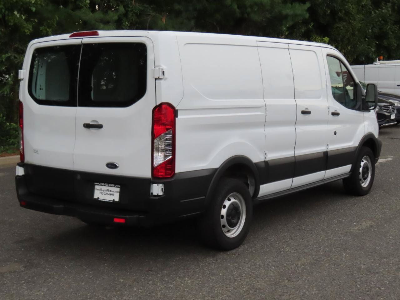 Used 2019 Ford Transit 250 130 Low Roof RWD image 5