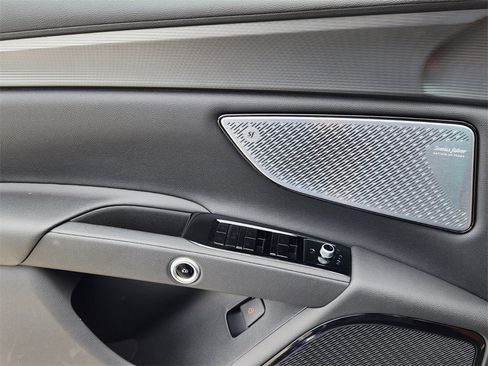 New 2024 Maserati Grecale GT image 12