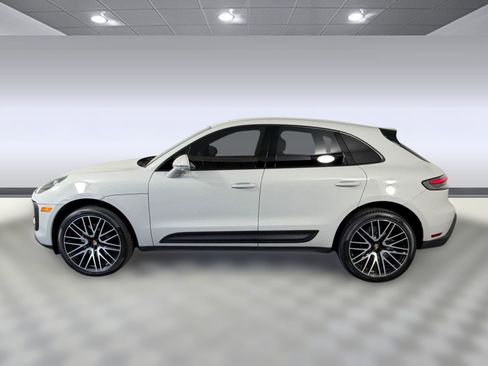 Used 2024 Porsche Macan image 2