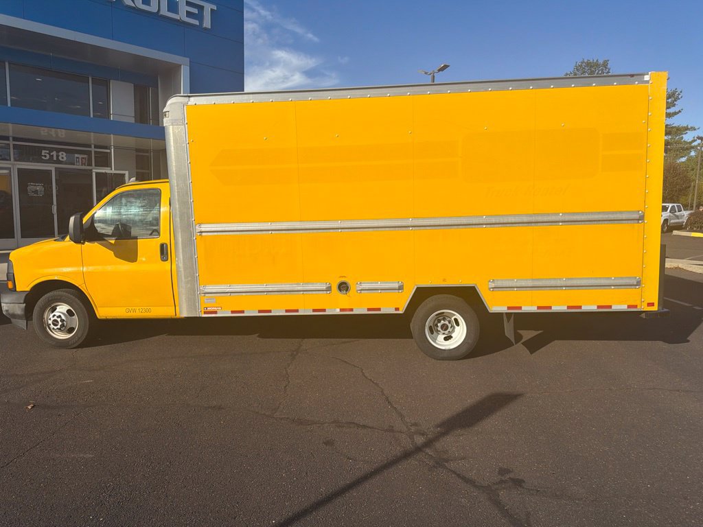 Used 2019 GMC Savana 3500 Extended w/ Driver Convenience Package RWD image 3