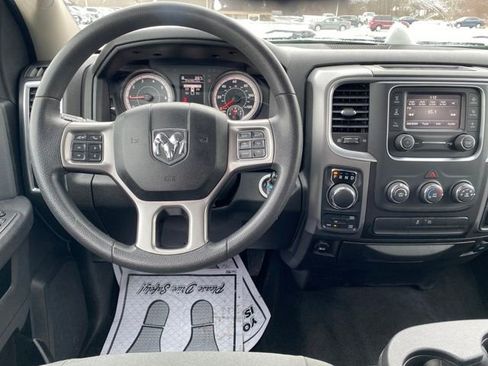 Used 2022 RAM 1500 Classic SLT image 7