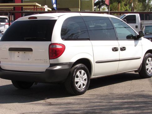 Used 2002 Dodge Caravan SE image 8