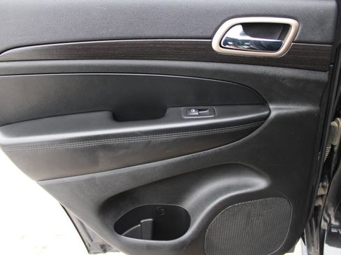 Used 2015 Jeep Grand Cherokee Laredo w/ Quick Order Package 23E image 8