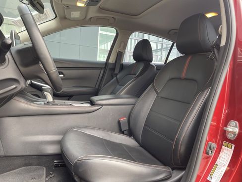 Certified 2023 Nissan Sentra SR w/ SR Premium Package image 9