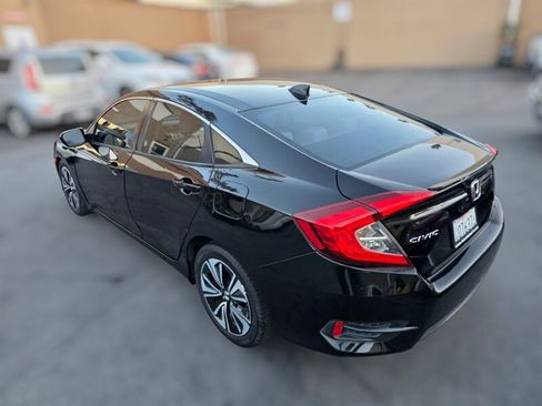 Used 2017 Honda Civic EX-T image 7