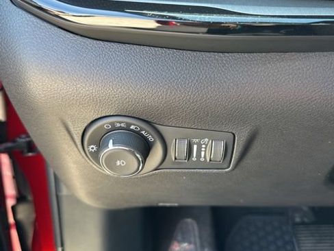 Used 2025 Jeep Compass Trailhawk AWD/4WD image 42