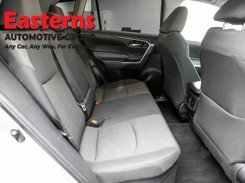 Used 2021 Toyota RAV4 XLE w/ XLE Grade Weather Package AWD/4WD image 24