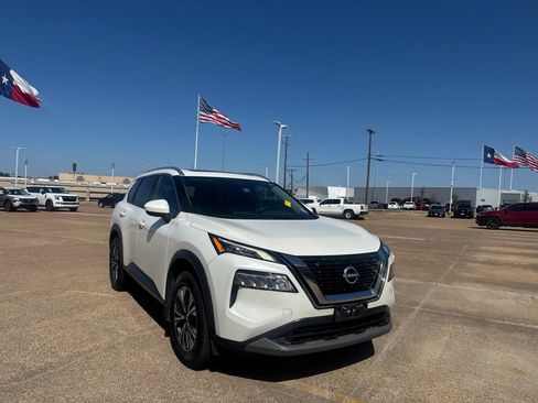 Used 2023 Nissan Rogue SV w/ SV Premium B Package FWD image 1
