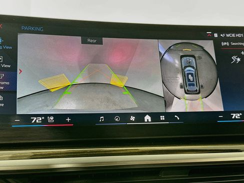 Used 2025 BMW X7 M60i AWD/4WD image 14
