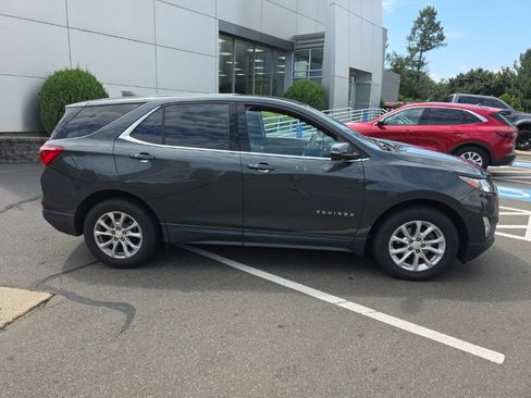 Used 2019 Chevrolet Equinox LT AWD/4WD image 2
