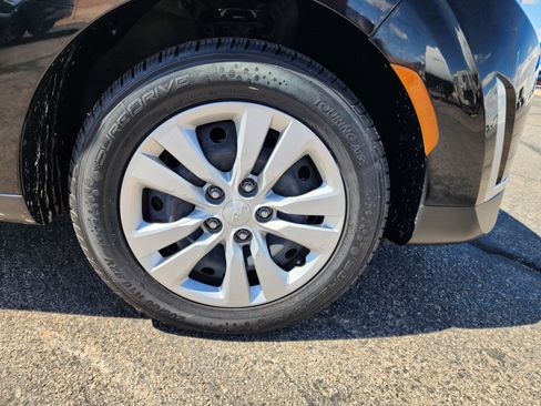 Used 2023 Kia Soul LX image 10