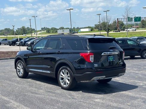 Used 2024 Ford Explorer XLT w/ Equipment Group 202A AWD/4WD image 3