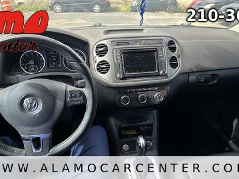 Used 2017 Volkswagen Tiguan S image 36