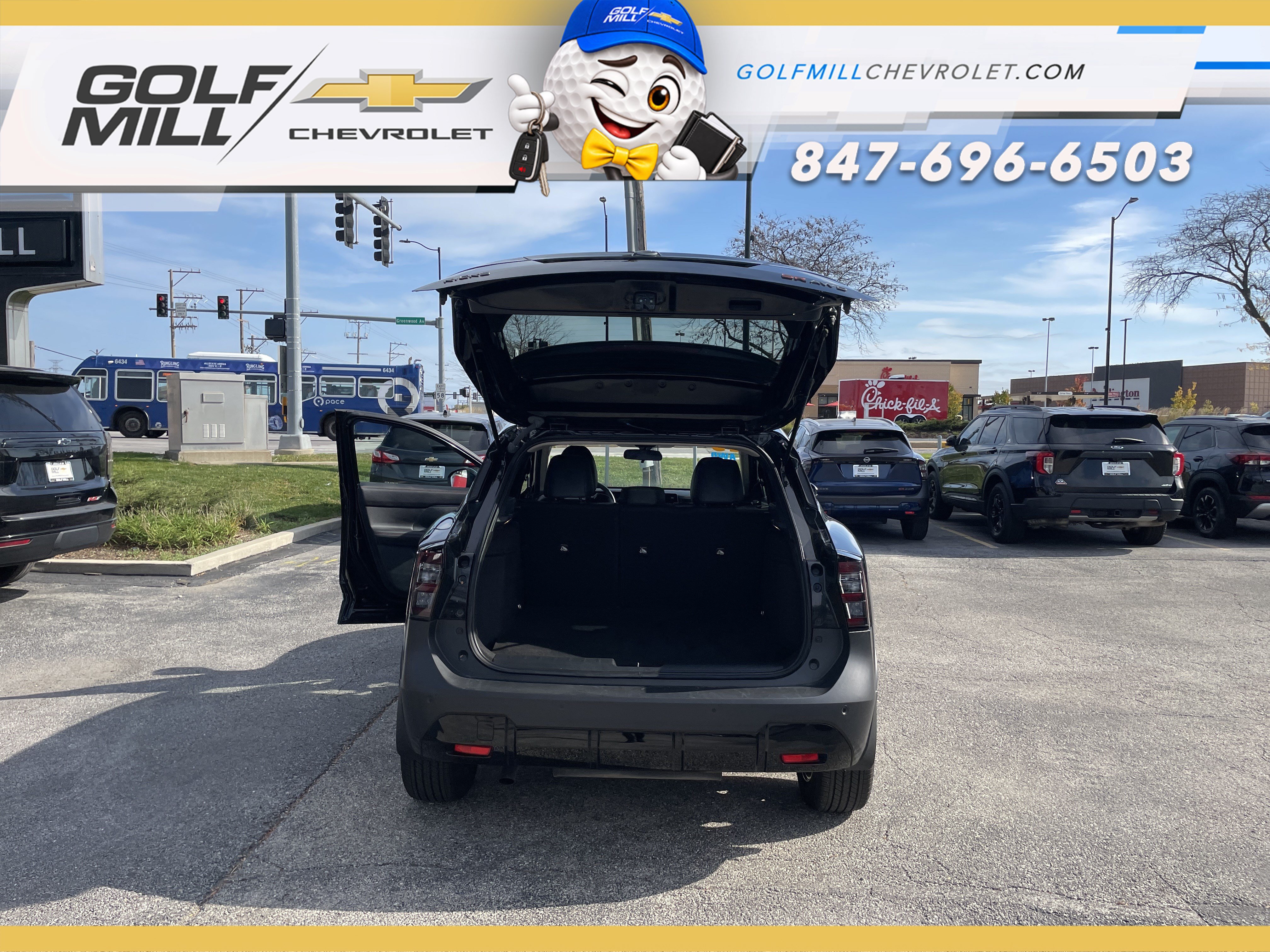 Used 2025 Nissan Kicks SR AWD/4WD image 11