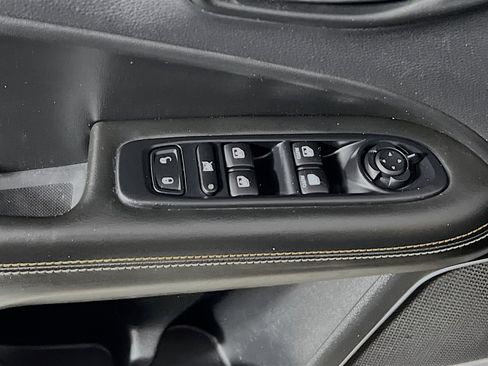 Used 2019 Jeep Compass Latitude w/ Safety & Security Group image 17