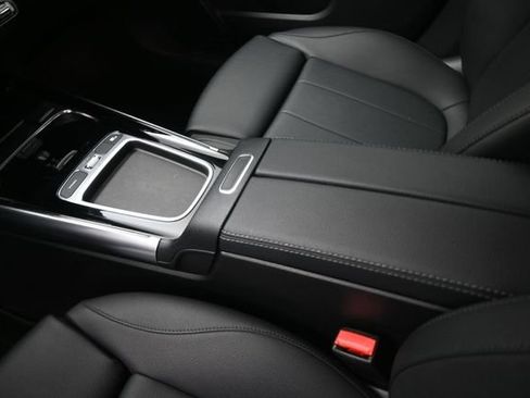 Certified 2025 Mercedes-Benz GLA 250 image 31