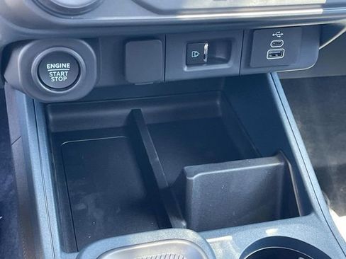 New 2026 Ford Maverick Lariat w/ Black Appearance Package AWD/4WD image 27