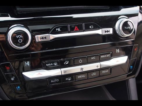 Used 2021 Ford Explorer Limited w/ Equipment Group 301A image 31