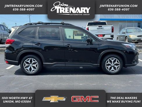 Used 2024 Subaru Forester Premium AWD/4WD image 1