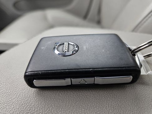 Used 2024 Volvo S60 B5 Plus image 29