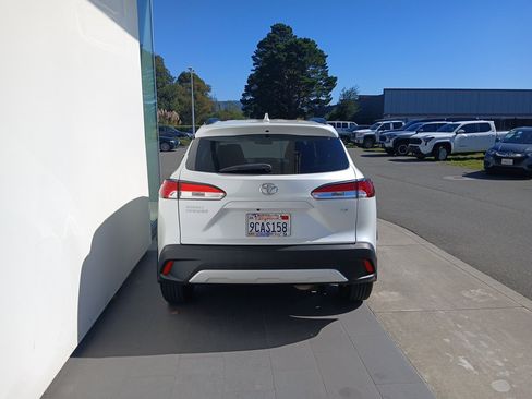 Used 2022 Toyota Corolla Cross LE image 8
