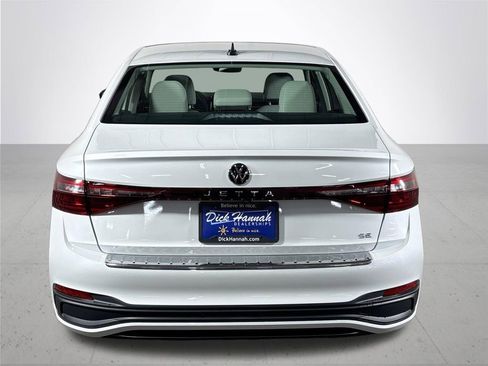 New 2025 Volkswagen Jetta SE image 7