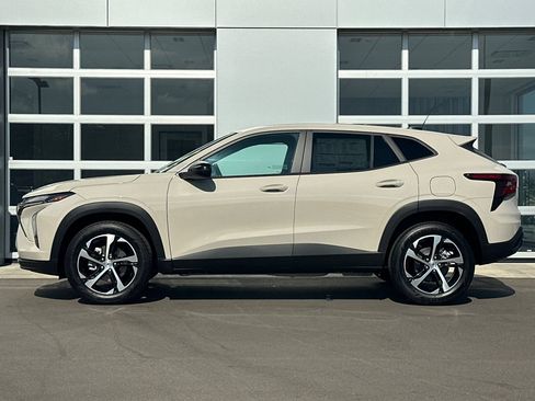 New 2026 Chevrolet Trax RS w/ Driver Confidence Package FWD image 7