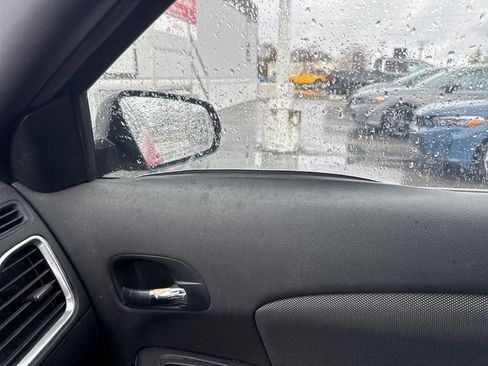 Used 2013 Dodge Avenger SE image 8