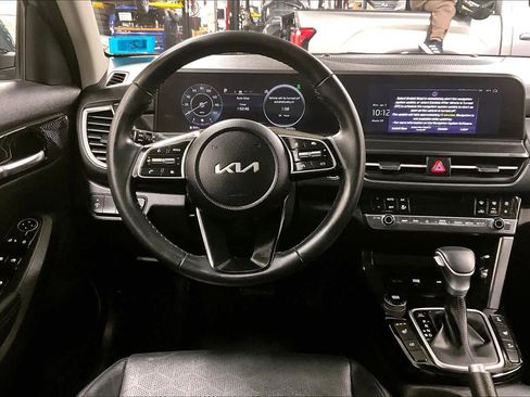 Used 2024 Kia Seltos EX image 5