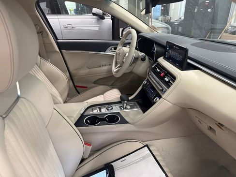 New 2026 Genesis G70 2.5T Prestige image 10