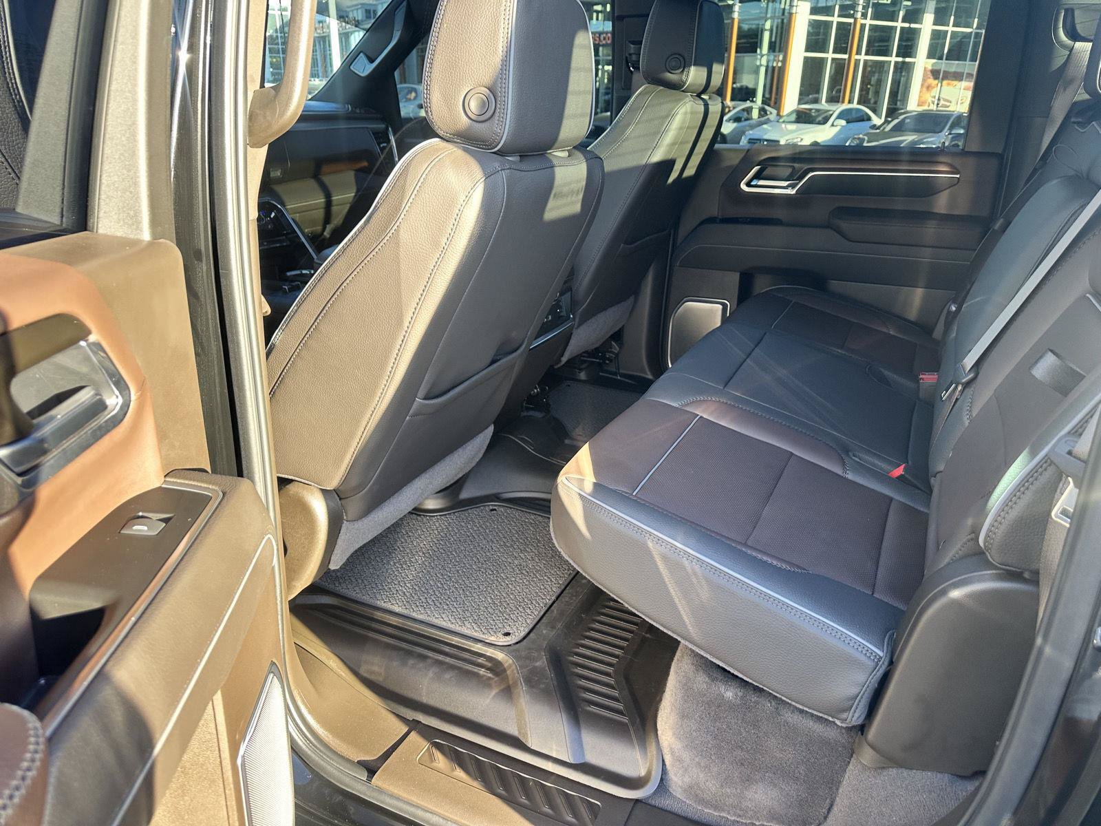 Used 2026 GMC Sierra 3500 Denali w/ Denali Reserve Package AWD/4WD image 17