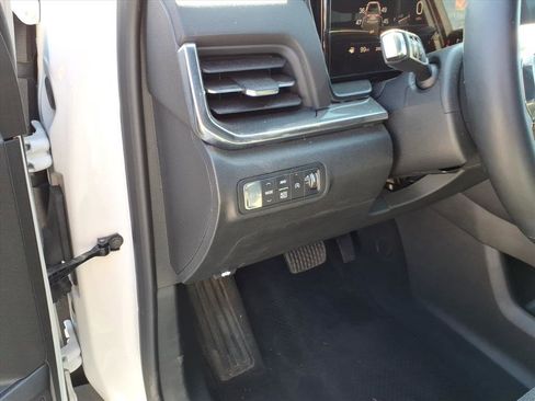 Used 2025 GMC Terrain Elevation image 21