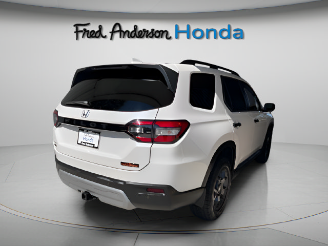 Certified 2025 Honda Pilot TrailSport image 5