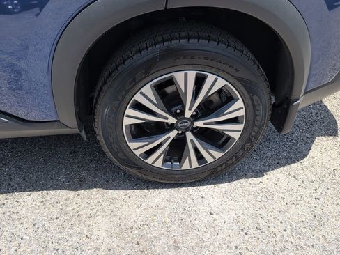 Used 2023 Nissan Rogue SV w/ SV Premium Package FWD image 14